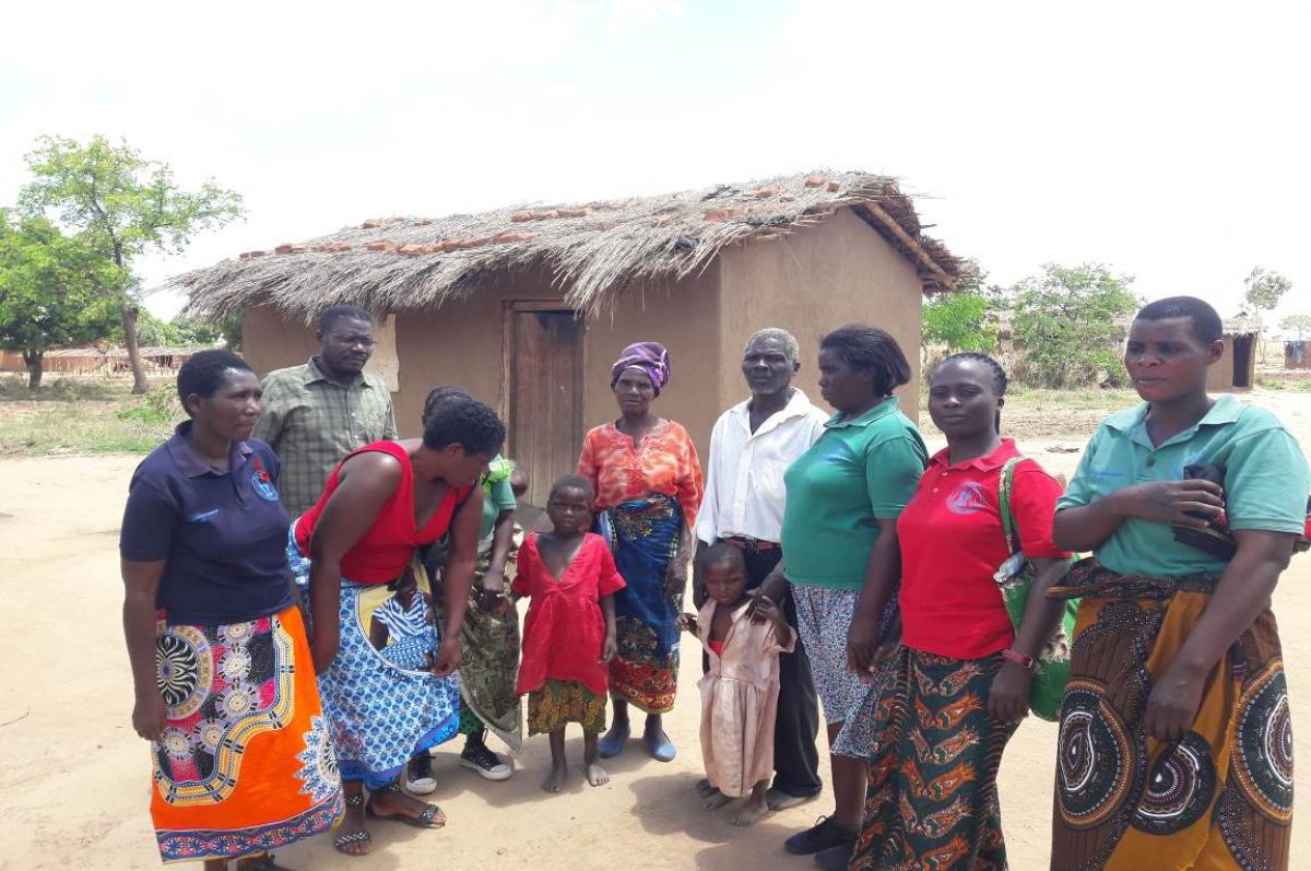 bénéficiaires et staff de VIHEMA au Malawi